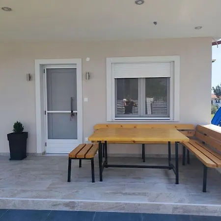 A & F - Ari's House