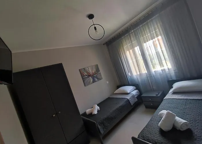 A & F - Ari's House *