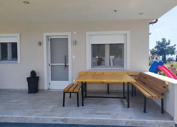 A & F - Ari's House