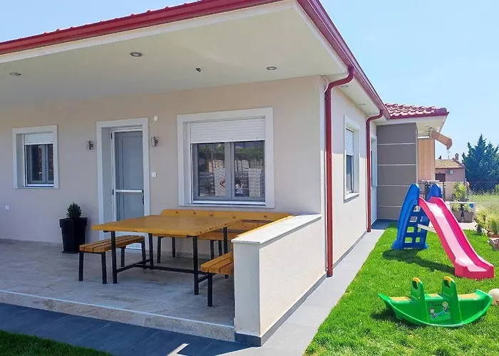 Case de vacanță A & F - Ari's House